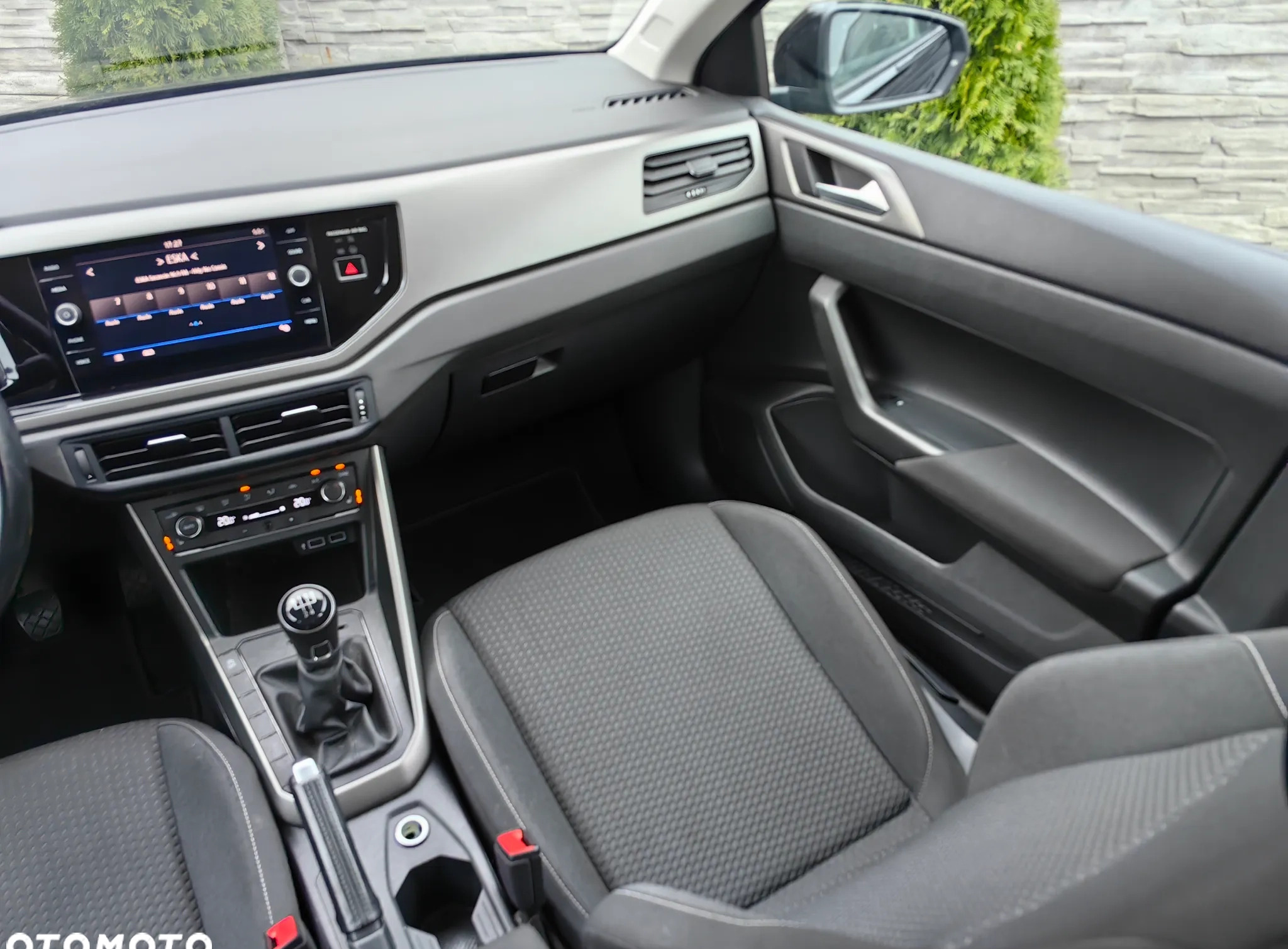 Volkswagen Polo cena 32900 przebieg: 112000, rok produkcji 2018 z Dąbrowa Górnicza małe 742
